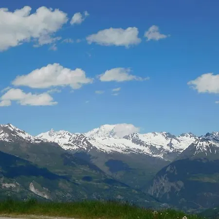 Les Coches, Magnifique Au Pied